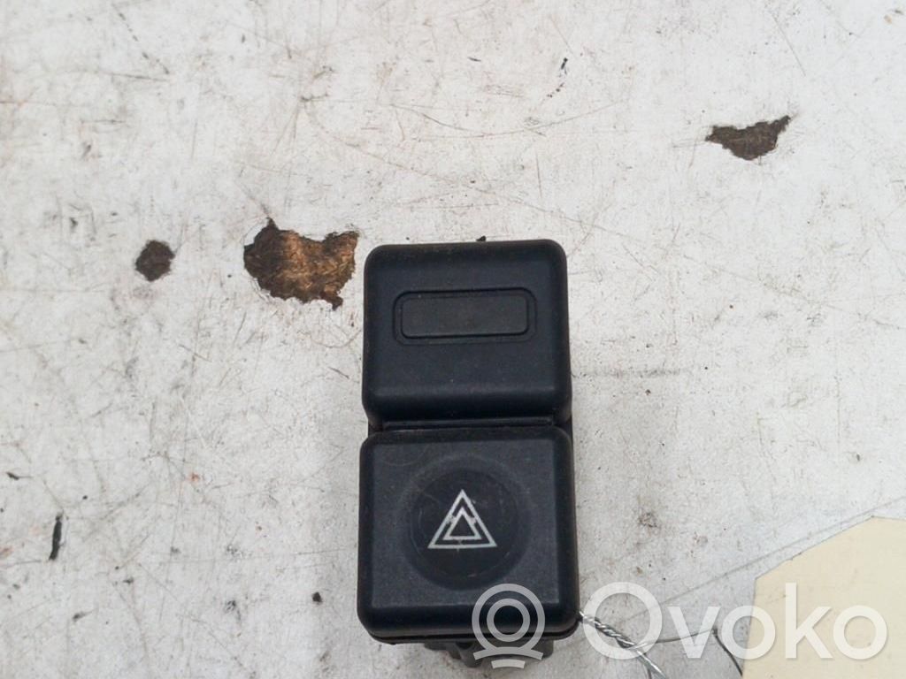 Peugeot 605 Hazard light switch 