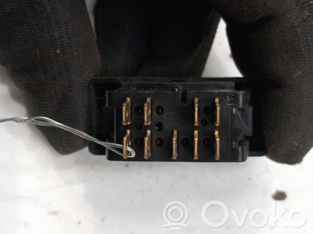Botón interruptor de luz de peligro
