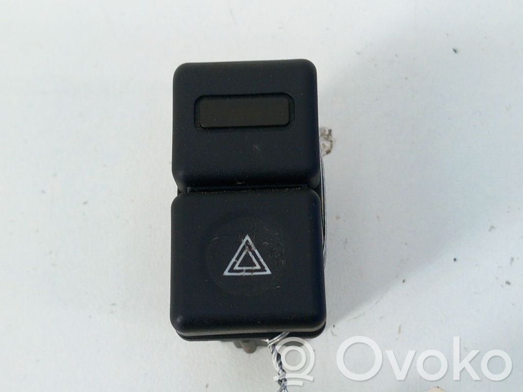 Peugeot 605 Hazard light switch 
