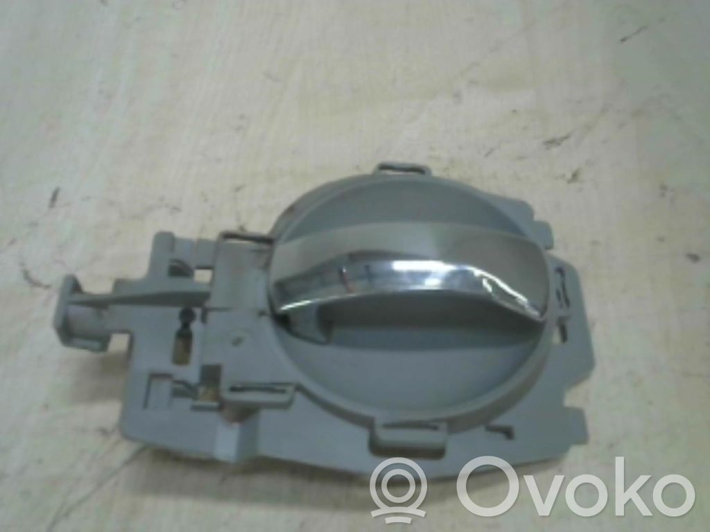 Manecilla interna puerta trasera   00009144A8