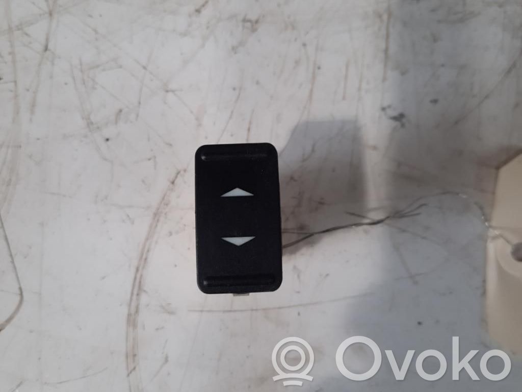 Ford C-MAX I Electric window control switch 