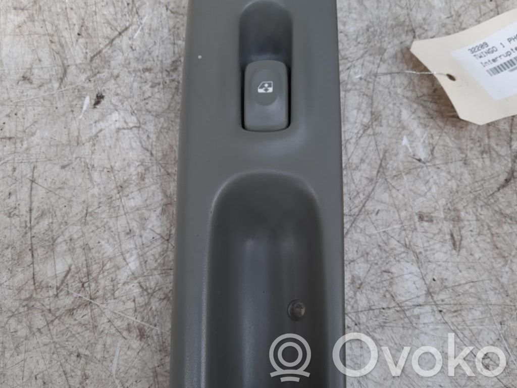 Renault Twingo I Electric window control switch 