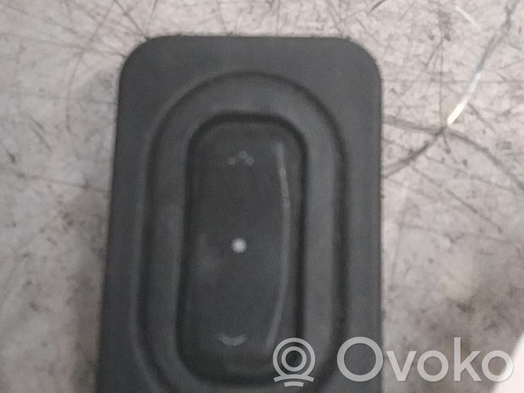 Electric window control switch   24411032