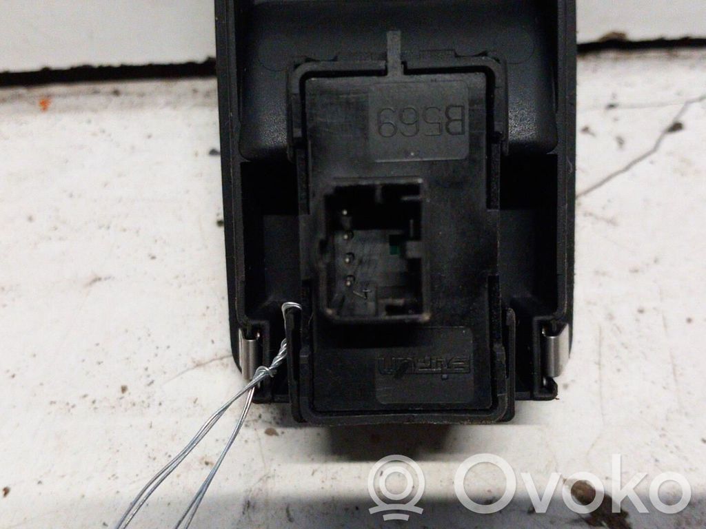 Alfa Romeo Mito Electric window control switch 