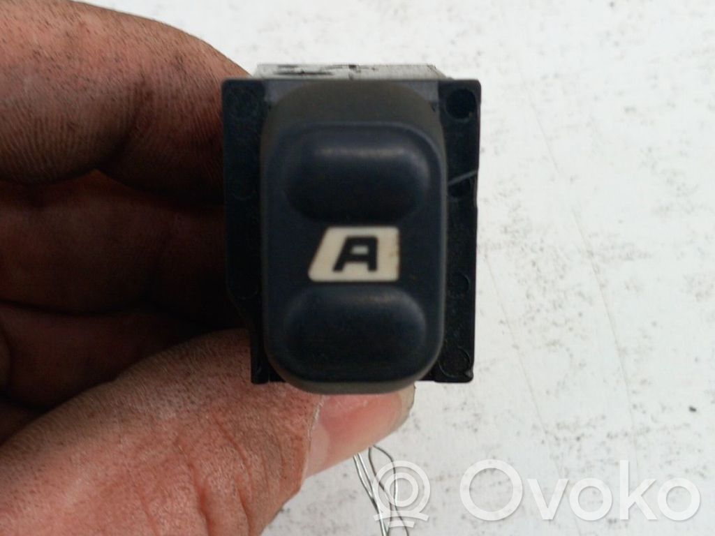 Peugeot 607 Electric window control switch 