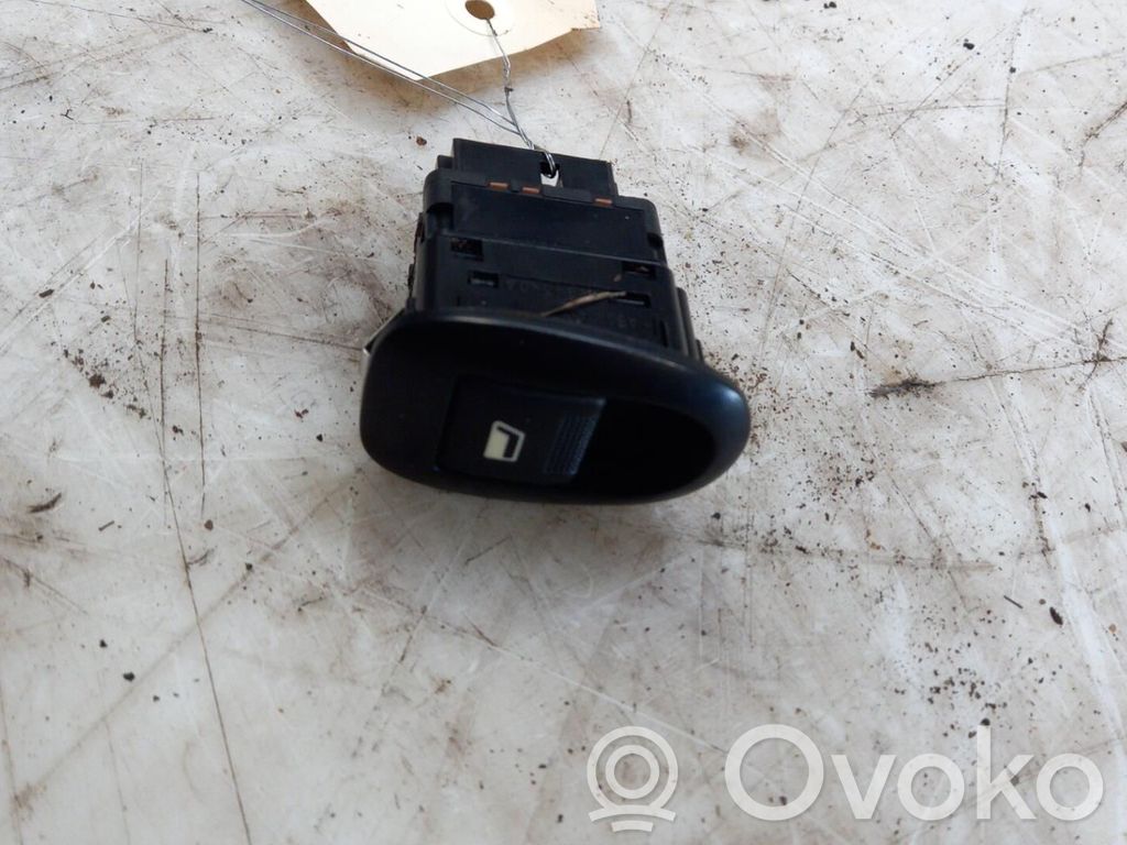 Peugeot 1007 Electric window control switch 