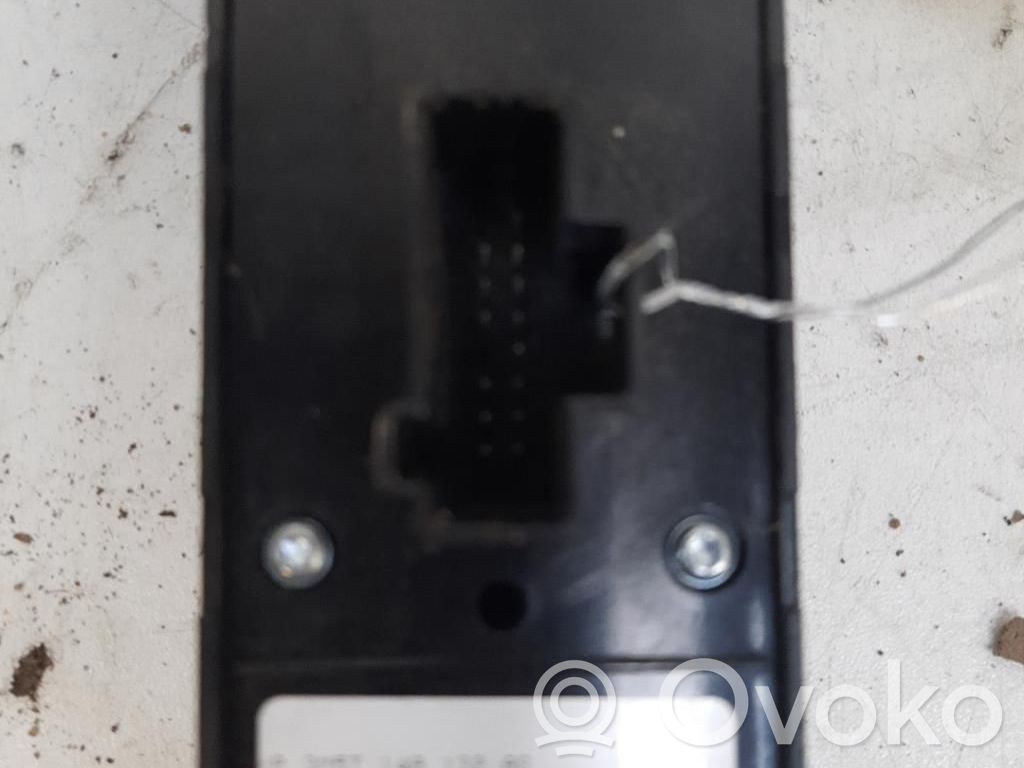 Ford C-MAX I Electric window control switch 