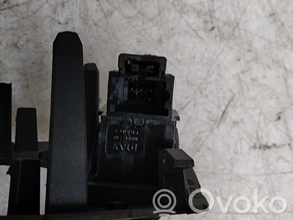 Peugeot 607 Electric window control switch 