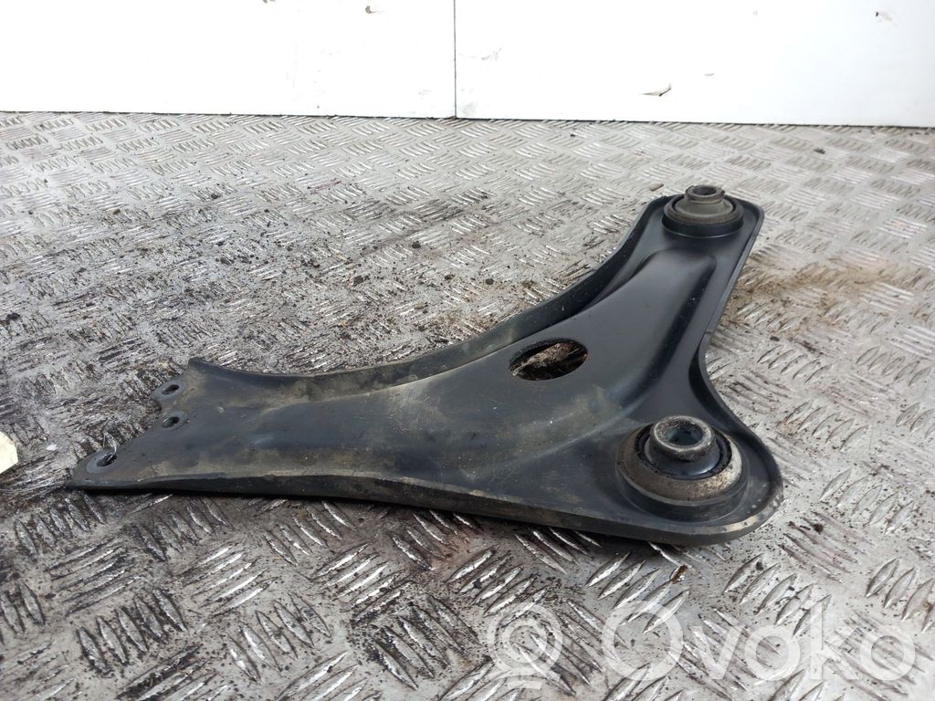 Peugeot 1007 Front lower control arm/wishbone 