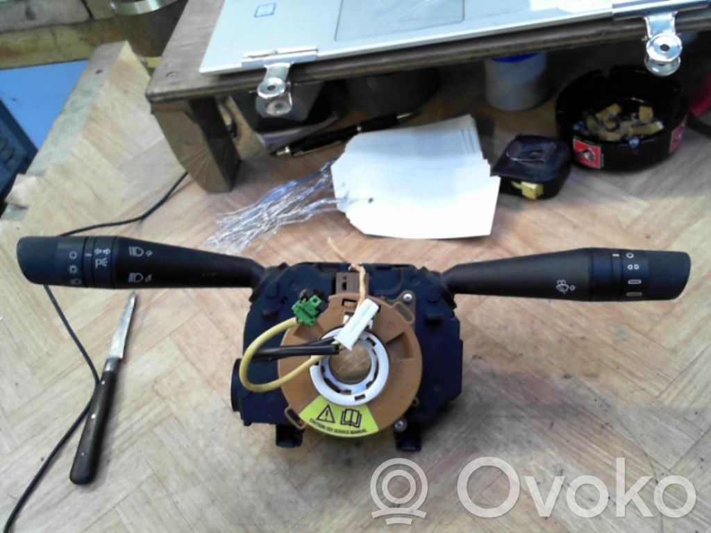 Peugeot Bipper Interruptor/palanca de limpiador de luz de giro 