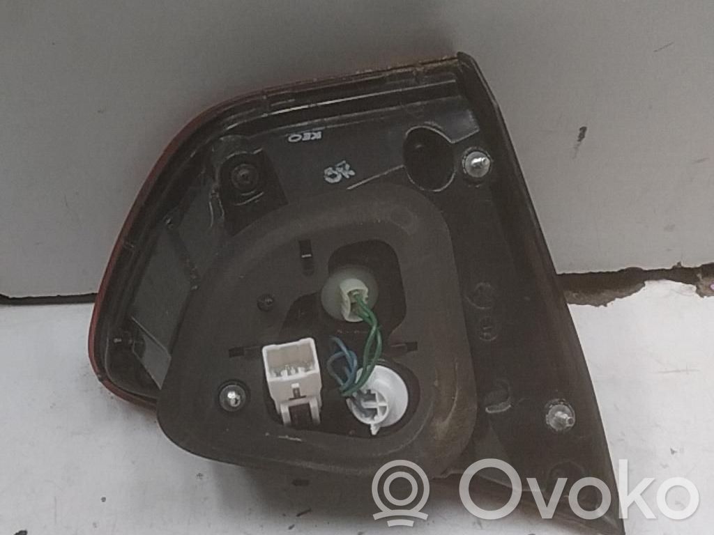 KIA Rio Takaluukun takavalot 