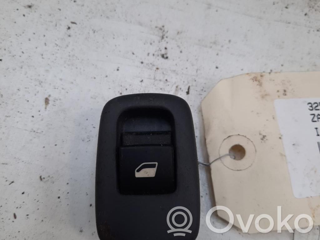 Opel Zafira B Przyciski szyb 