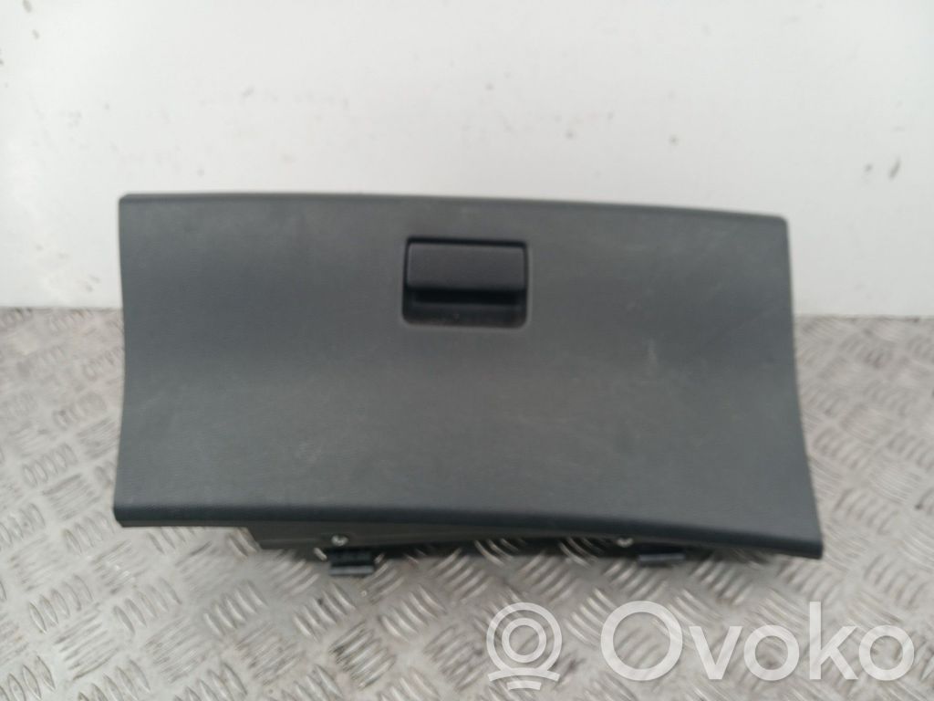 Suzuki SX4 Juego guantera 