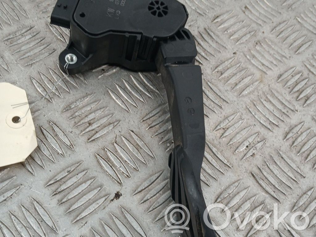 Gaspedal   180025MZ0B