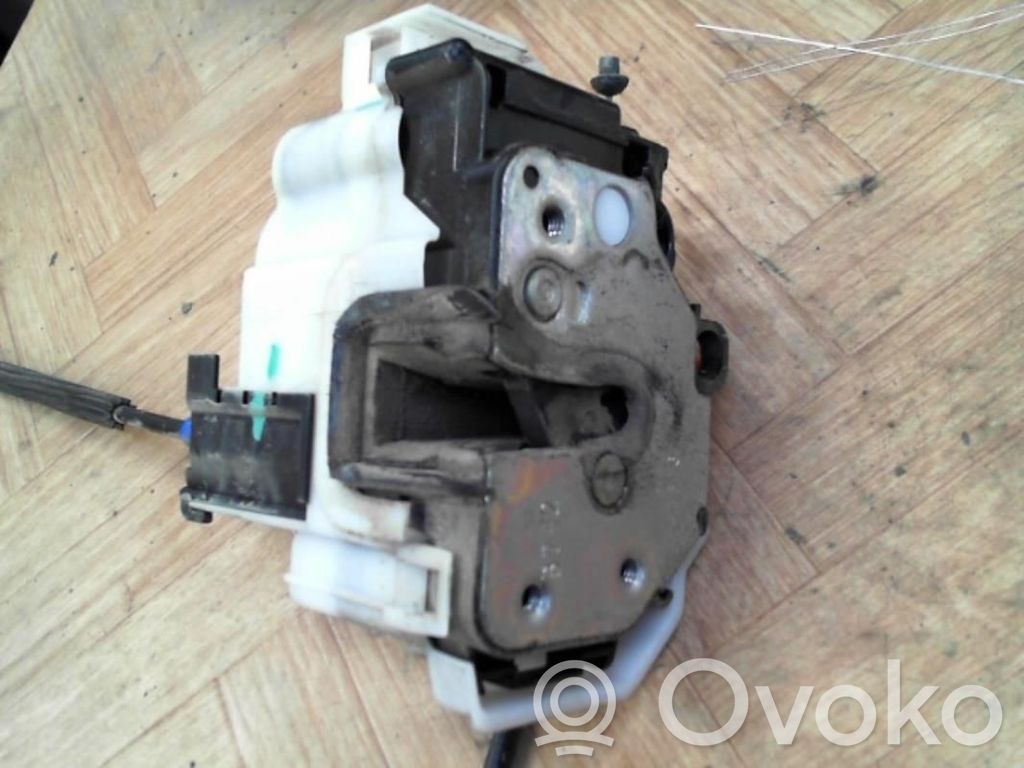 Peugeot Bipper Etuoven lukko 
