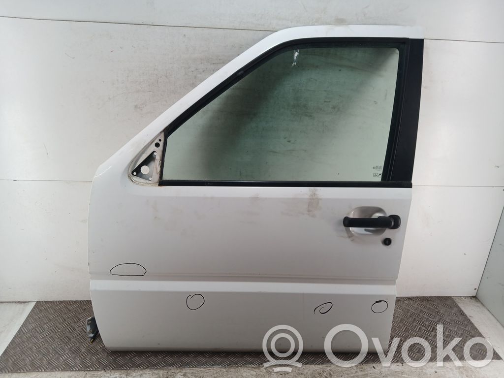 Nissan Terrano Priekinės durys 