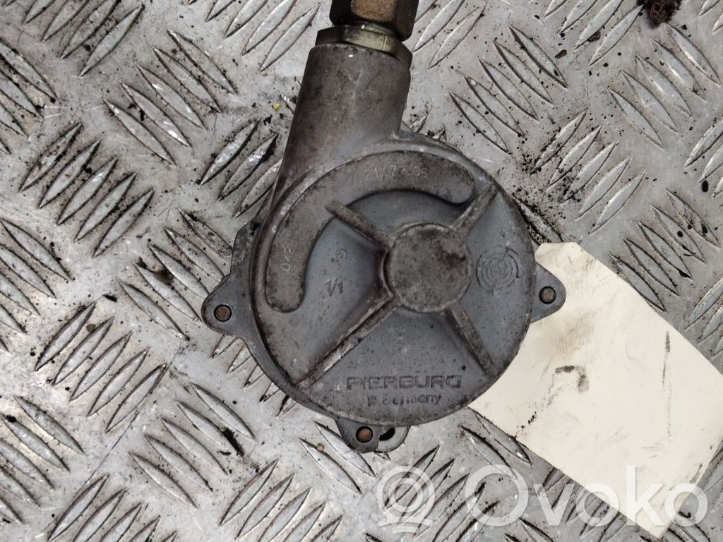 Renault Clio I Vacuum pump 