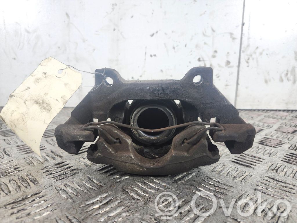 Opel Corsa E Передний суппорт 