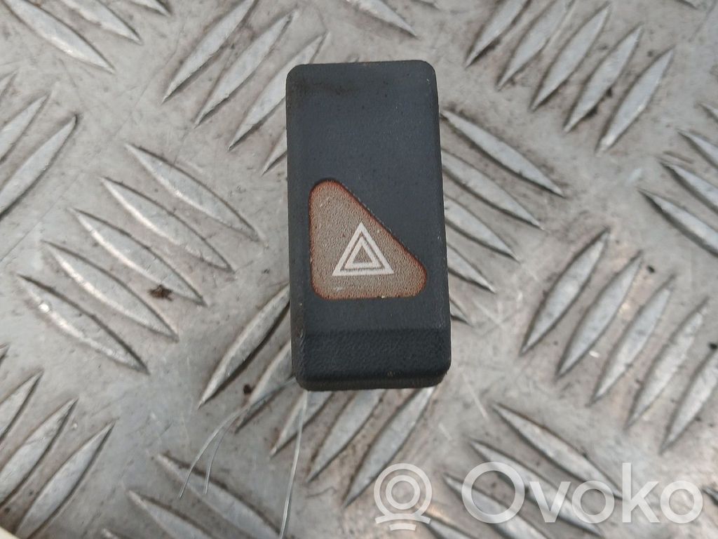 Renault Clio I Hazard light switch 
