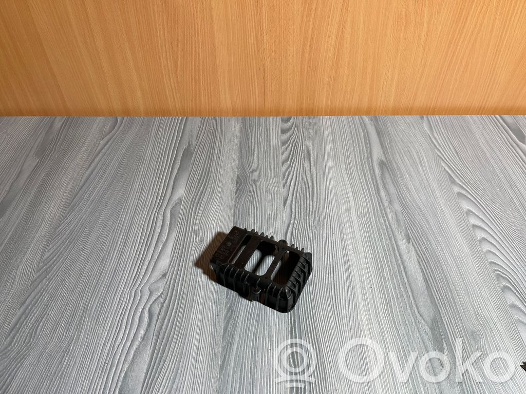 BMW 5 G30 G31 G38 Kita salono detalė 