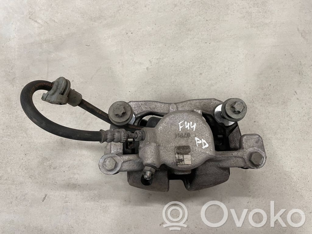 BMW 2 F44 Etujarrusatula 
