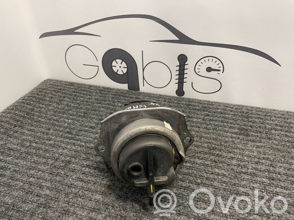BMW X5 E70 Engine mount bracket 