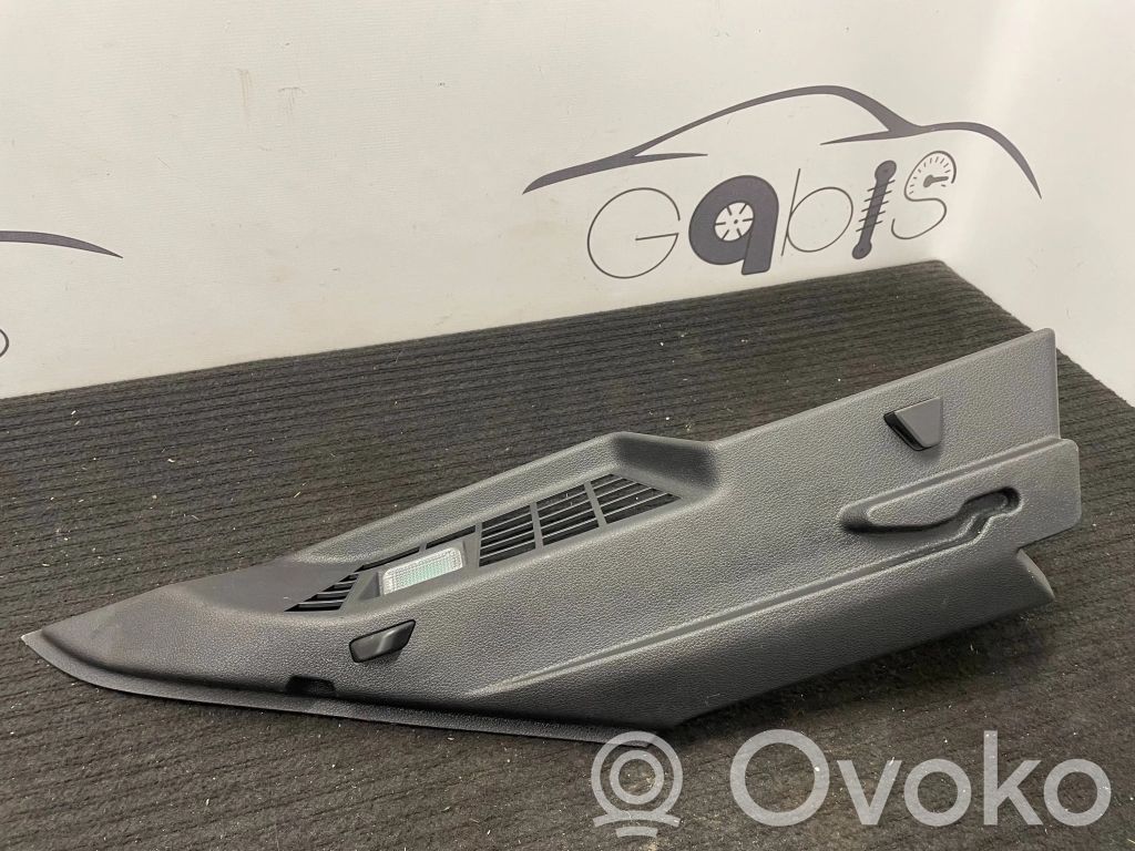 Audi Q3 F3 Šoninis apdailos skydas 