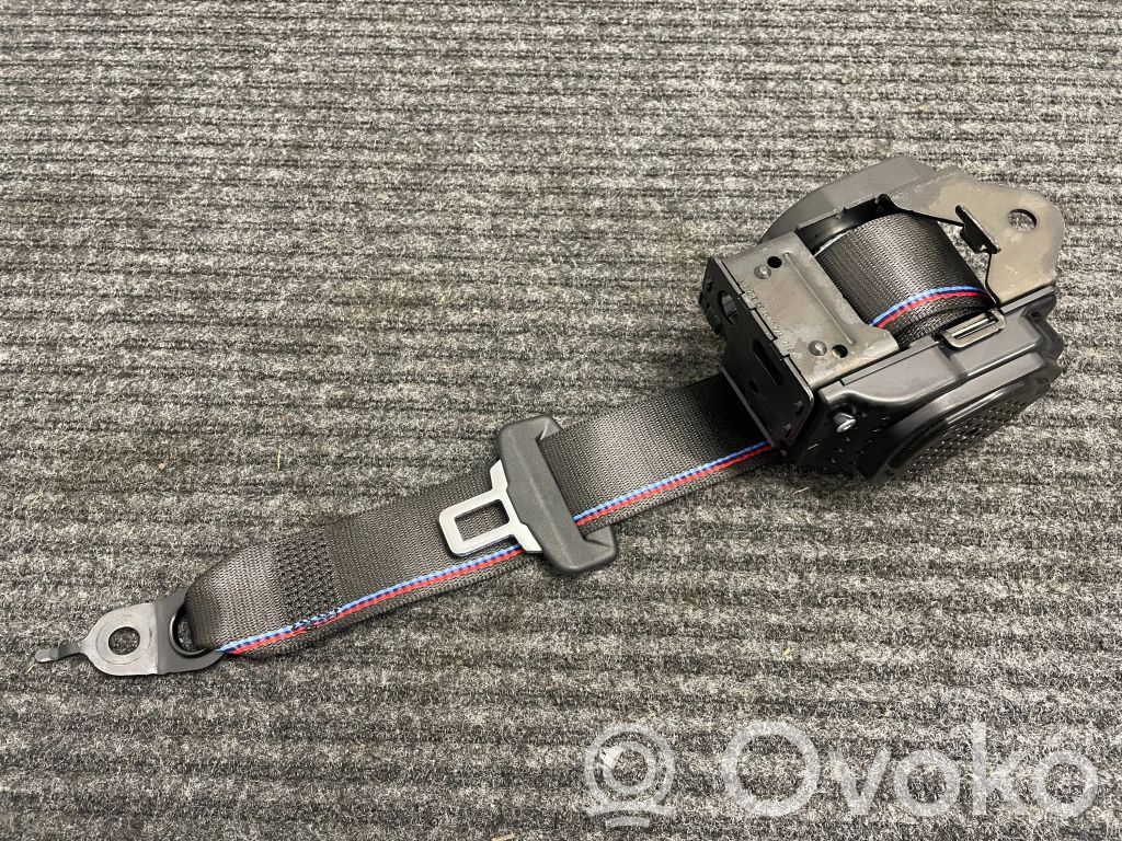BMW i4 Cinturón trasero 