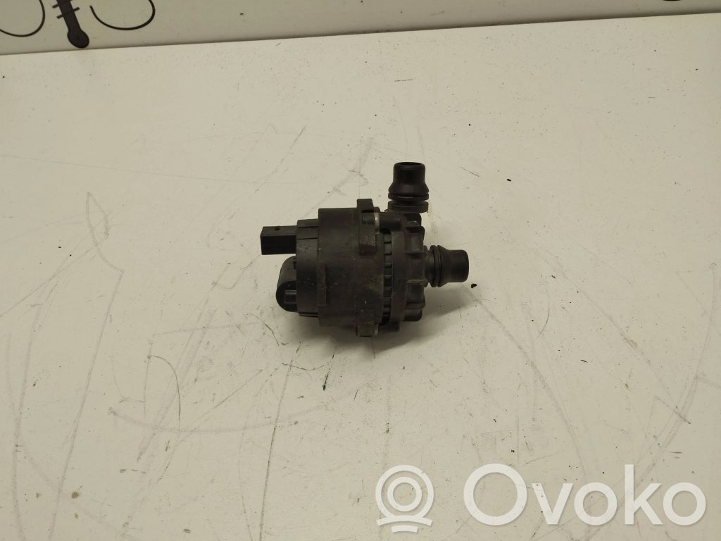BMW i4 Pompe de circulation d'eau 