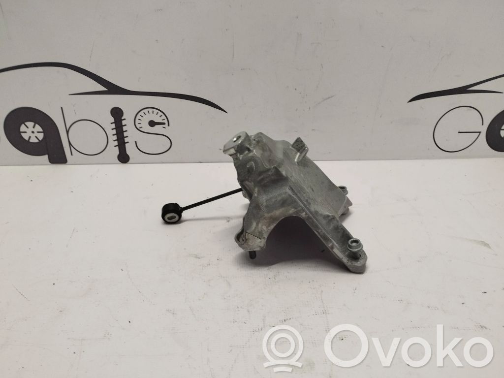 Audi A5 Engine mounting bracket 