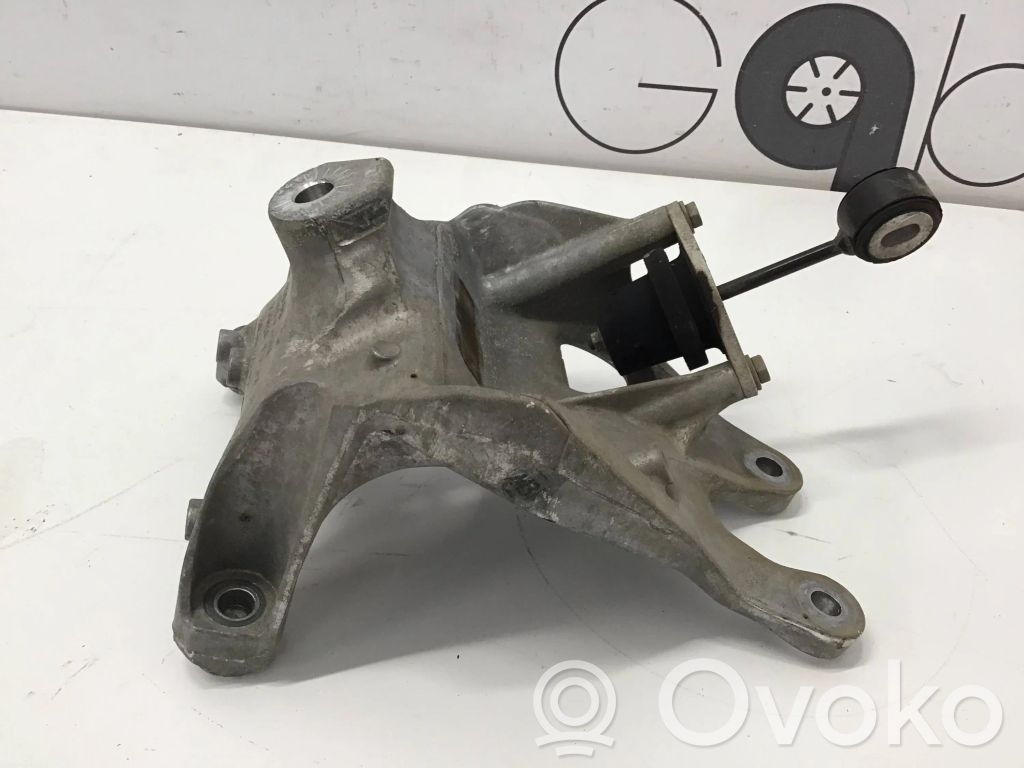 Volkswagen Touareg III Engine mounting bracket 