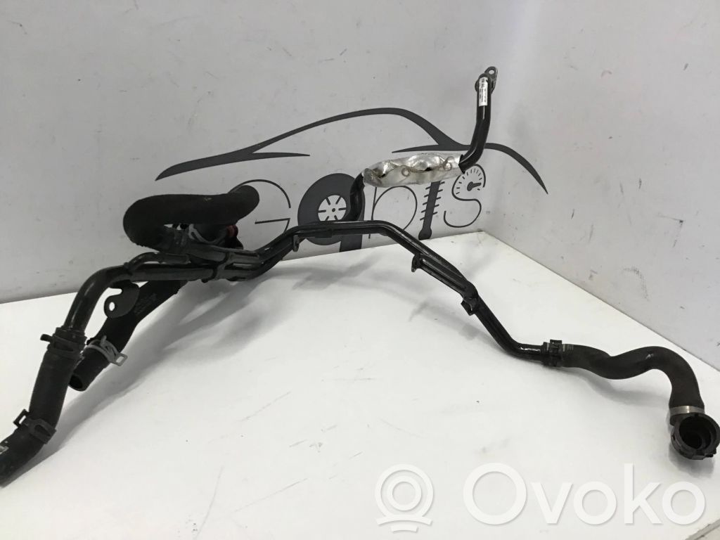 Volkswagen Touareg III Caurulīte (-es) / šļūtene (-es) 