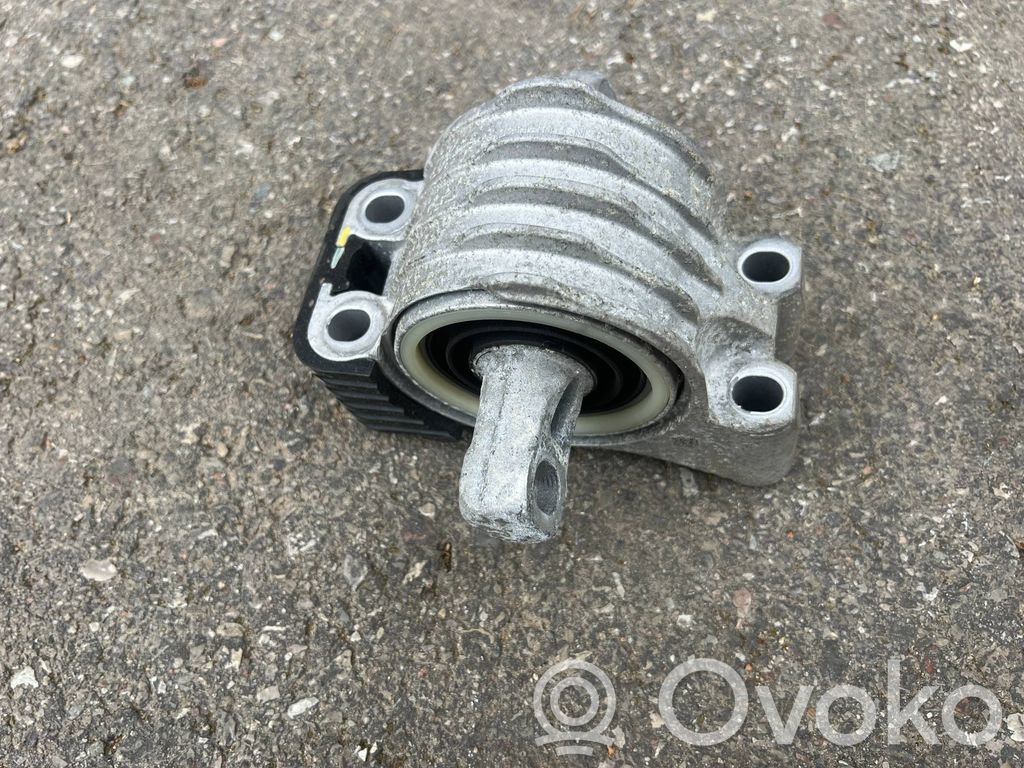 BMW i4 Engine mount bracket 