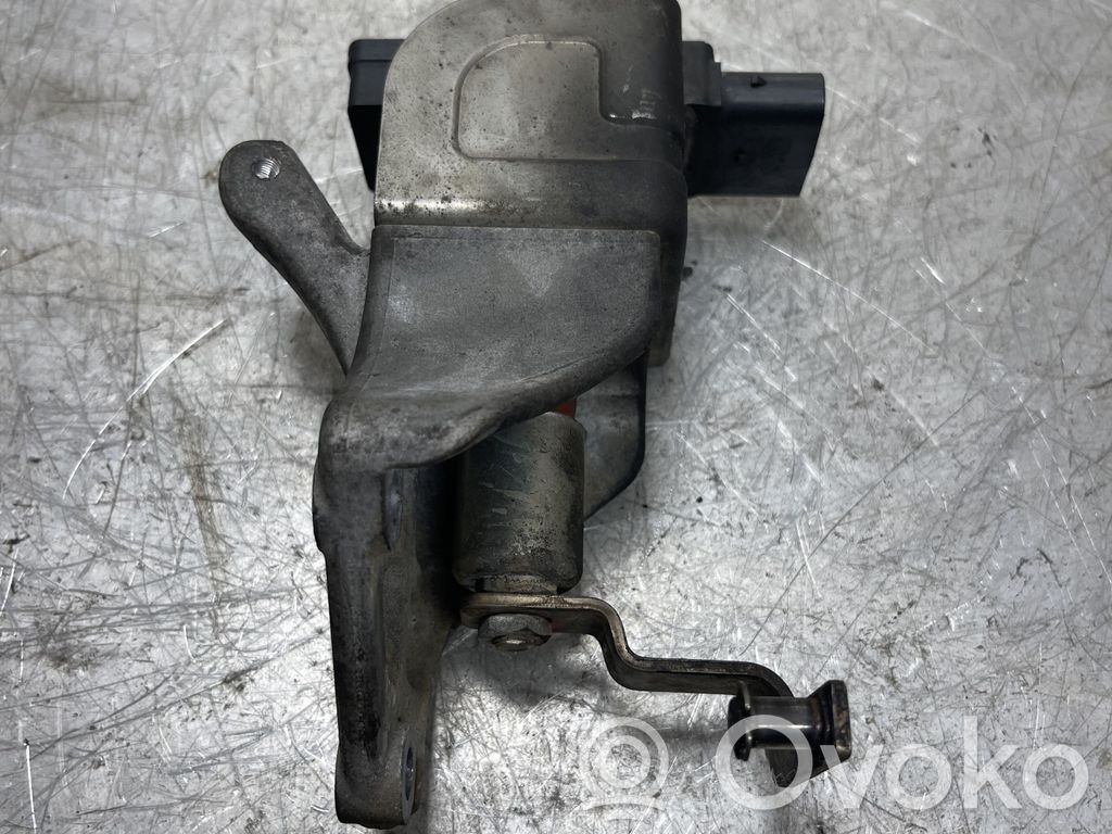 BMW 3 E90 E91 Turbinos elektrinis valdymo aktuatorius 