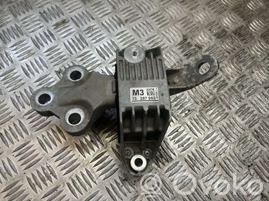 Opel Astra J Engine mount bracket 
