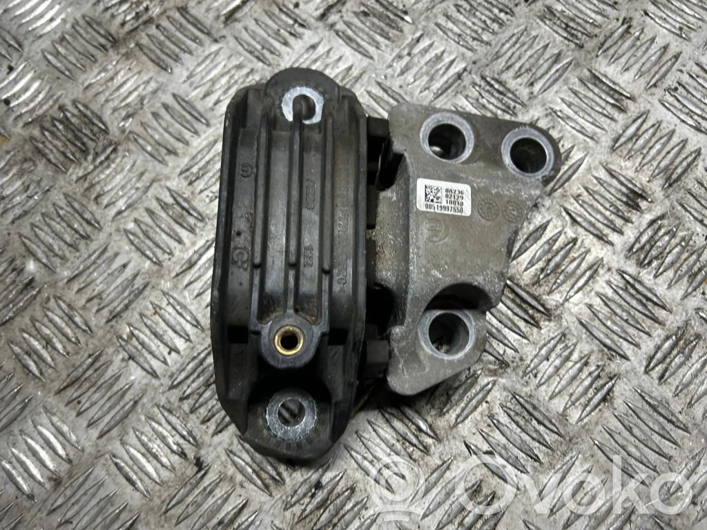 Jeep Renegade Engine mount bracket 