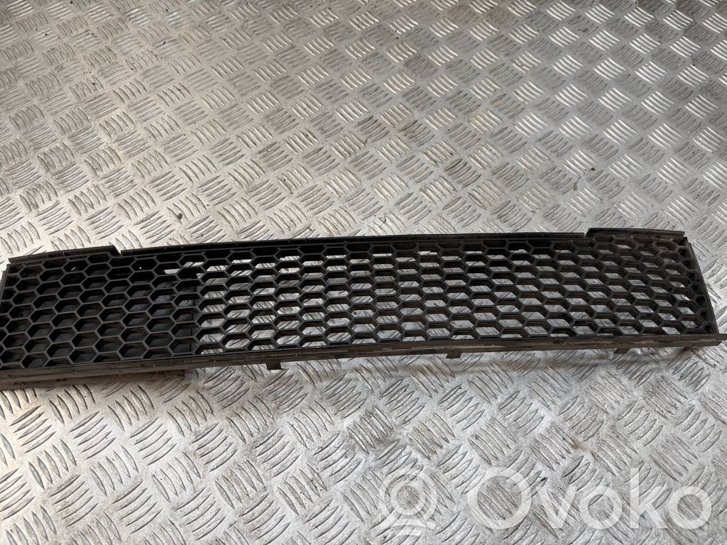 Fiat 500 Kratka dolna zderzaka przedniego 