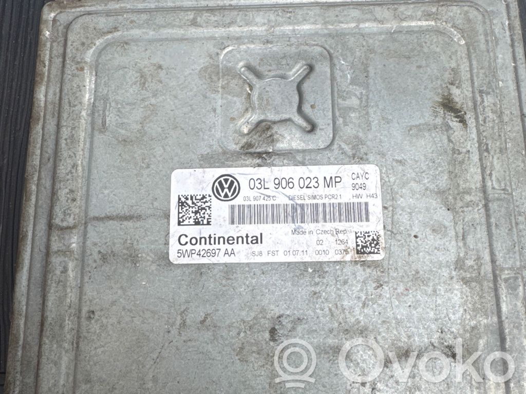 Volkswagen Golf VI Engine control unit/module 