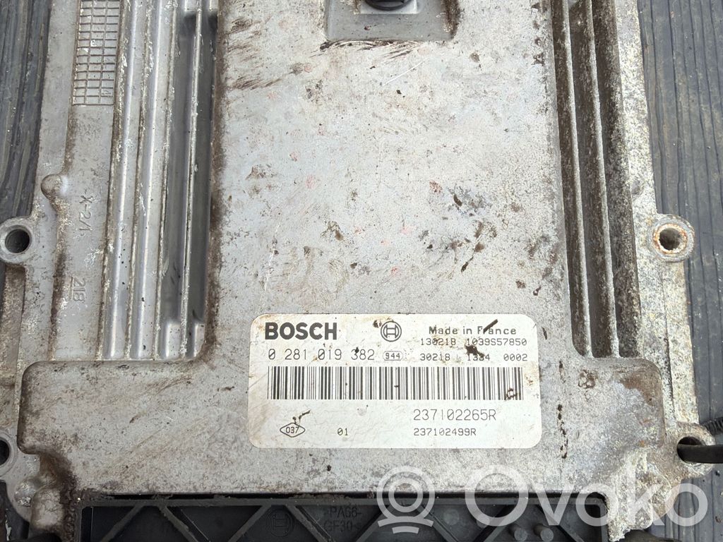 Renault Master III Engine control unit/module 