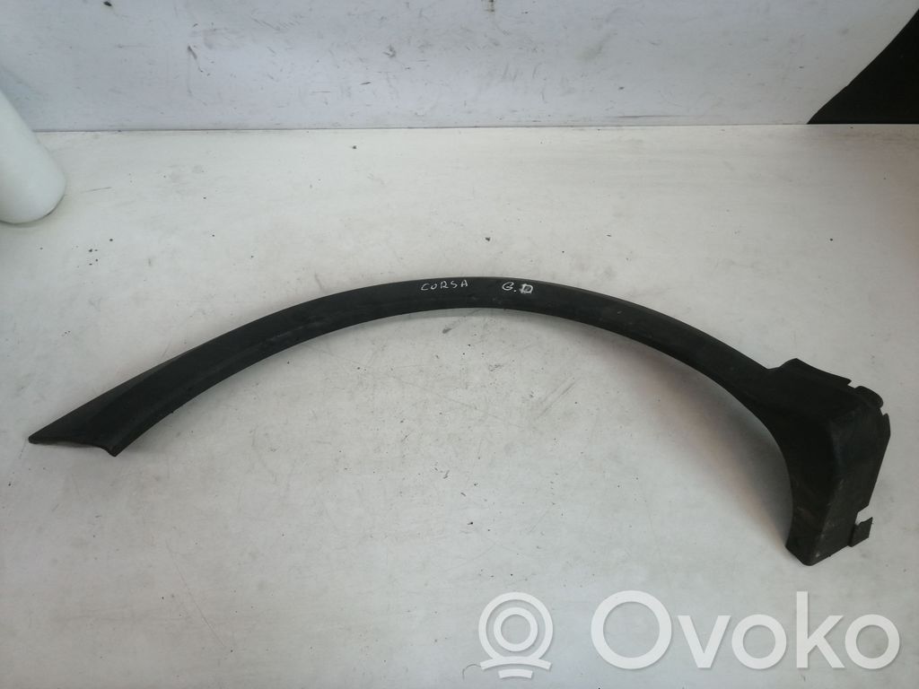 Opel Corsa C Moldura de la aleta trasera 