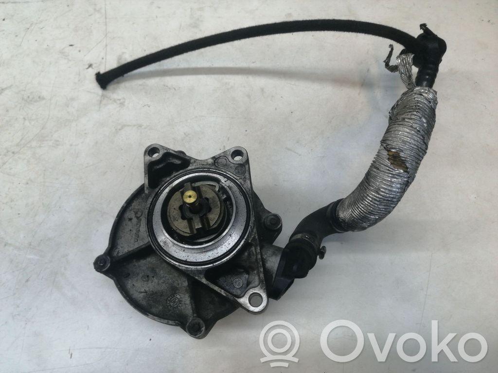 Audi A6 S6 C5 4B Bomba de vacío 