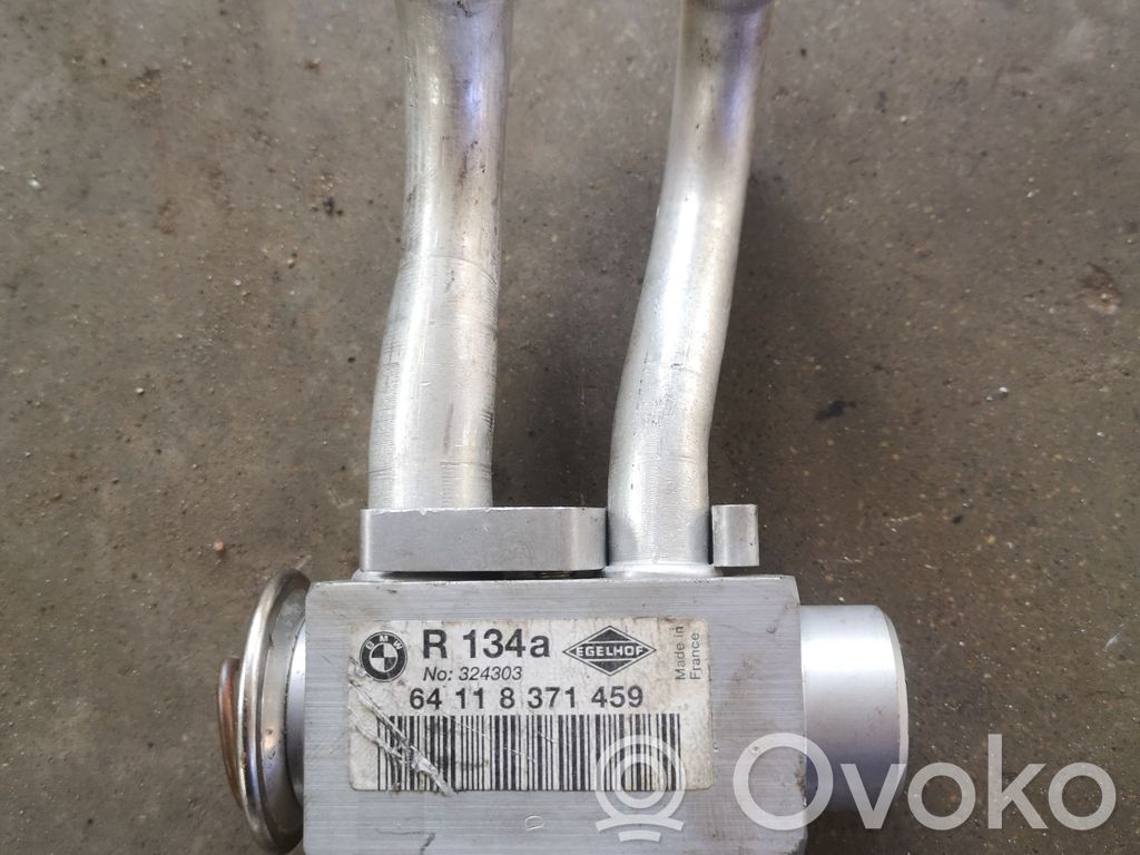 BMW 5 E39 Air conditioning (A/C) expansion valve 