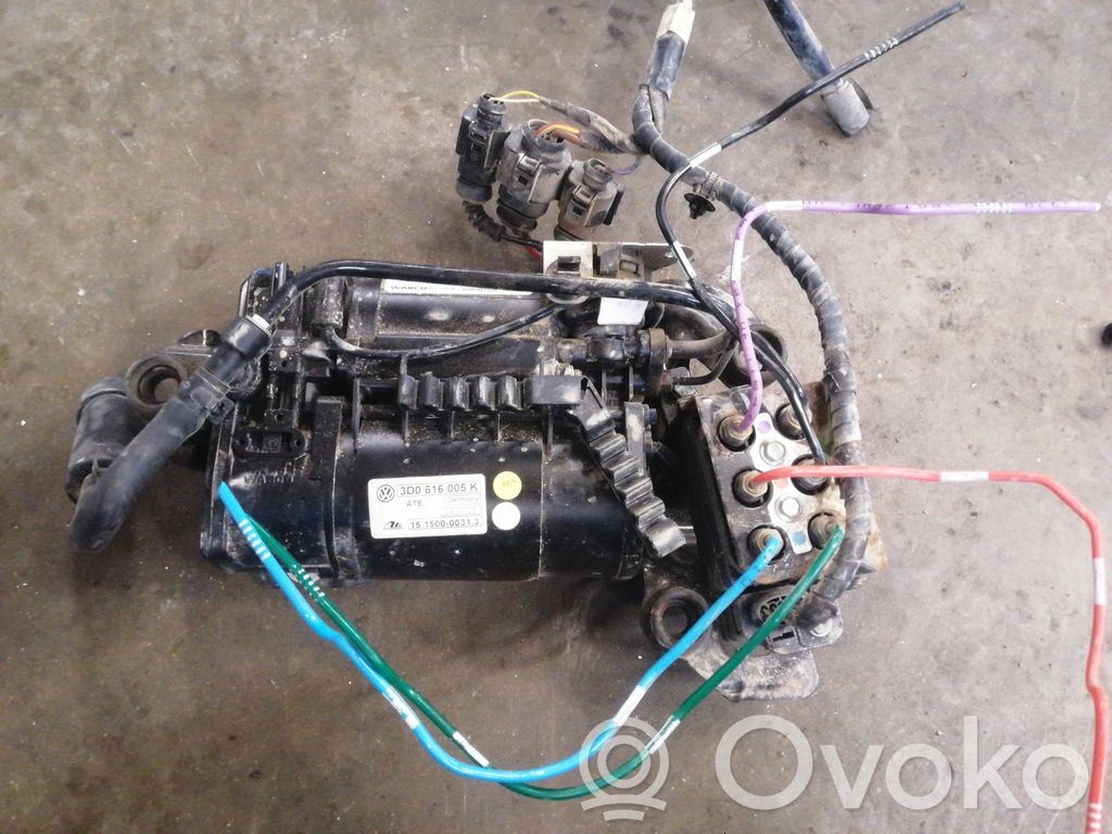 Volkswagen Phaeton Pneumatic air compressor holding bracket 