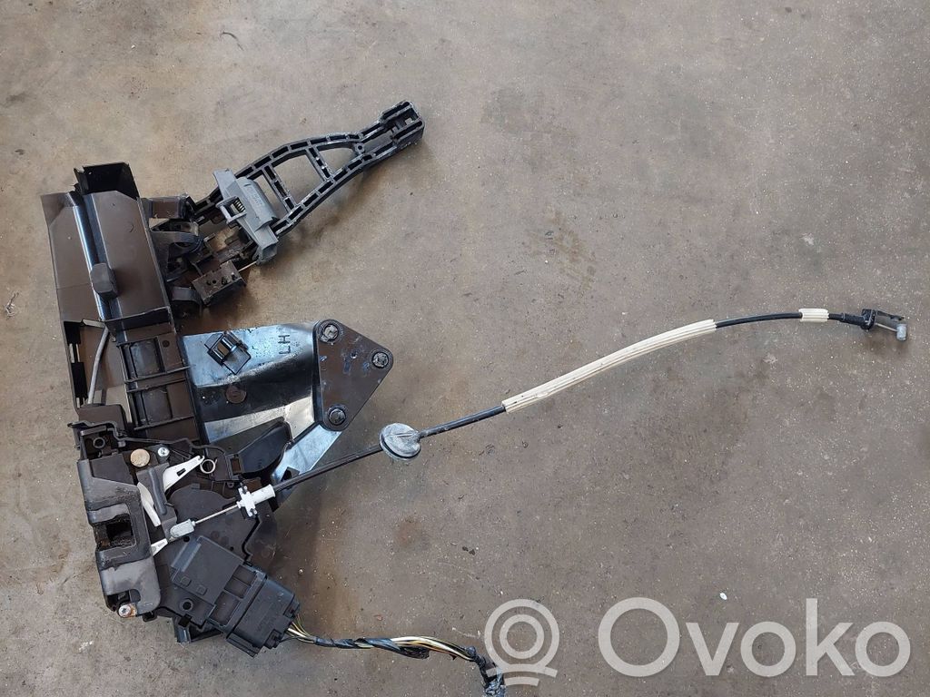 Ford Focus Priekšpusē slēdzene 