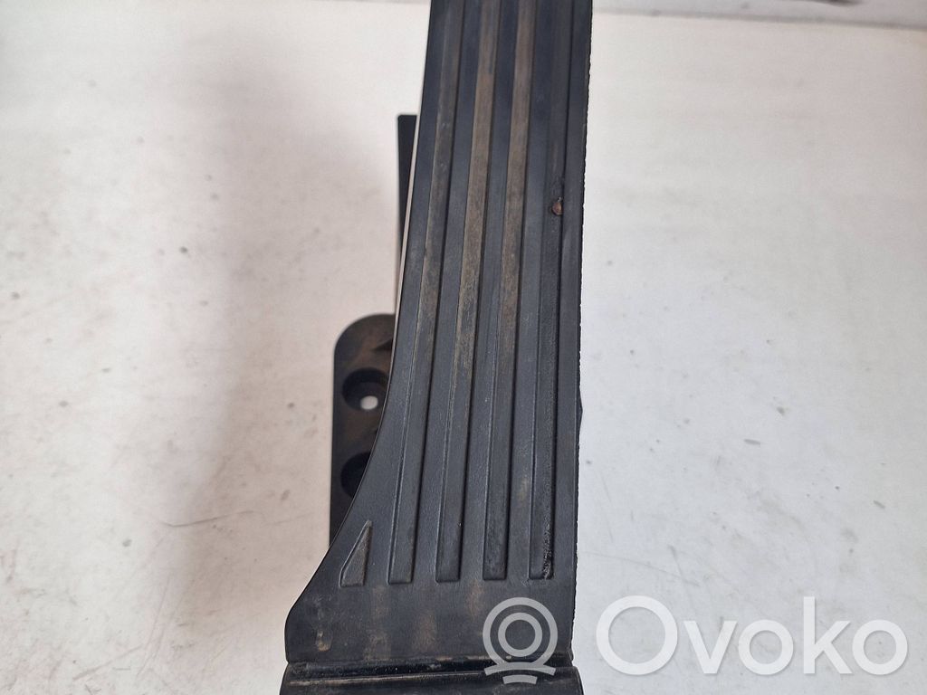 Mercedes-Benz C W204 Accelerator throttle pedal 