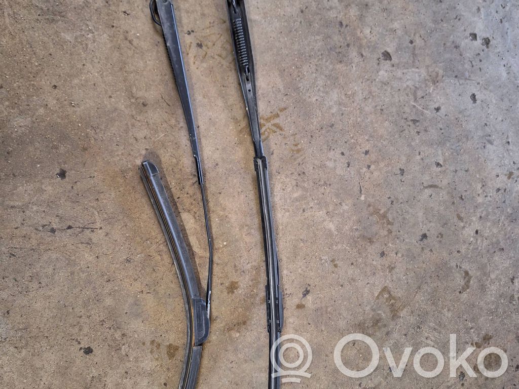 Opel Meriva A Front wiper blade arm 
