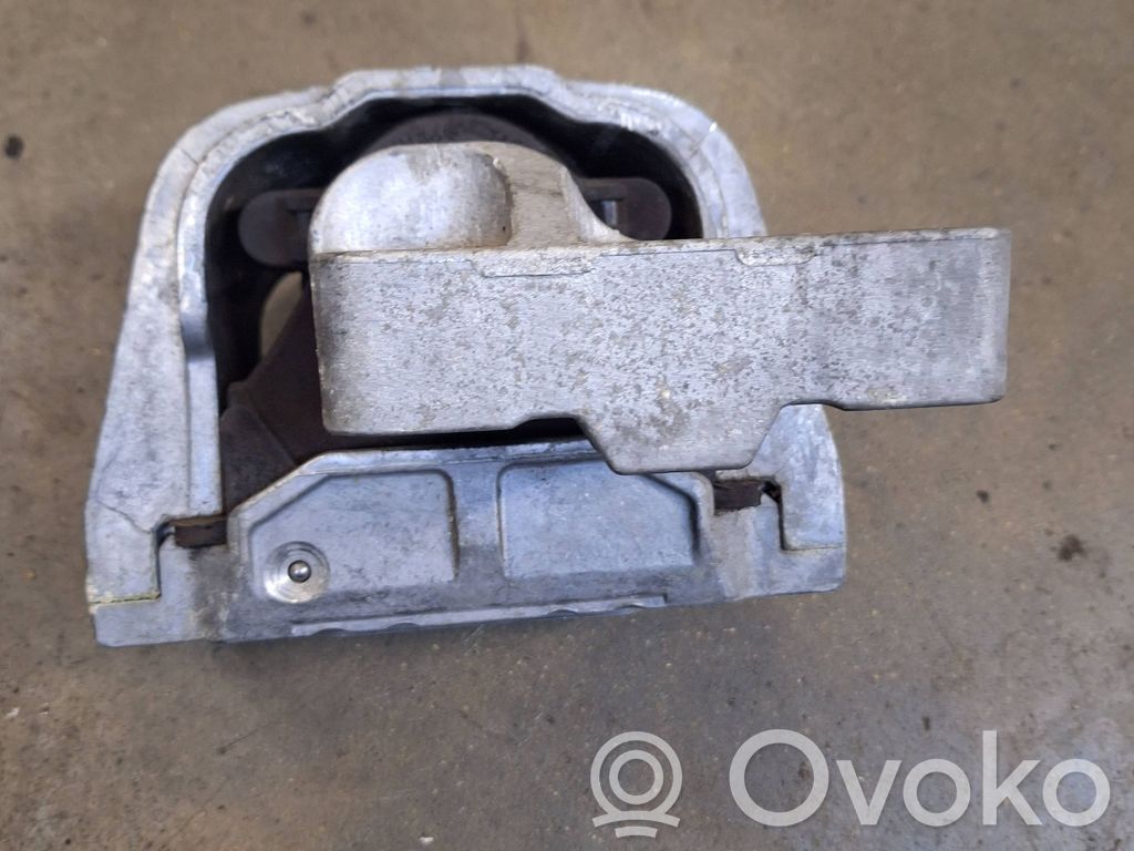 Volkswagen Touran I Engine mount bracket 