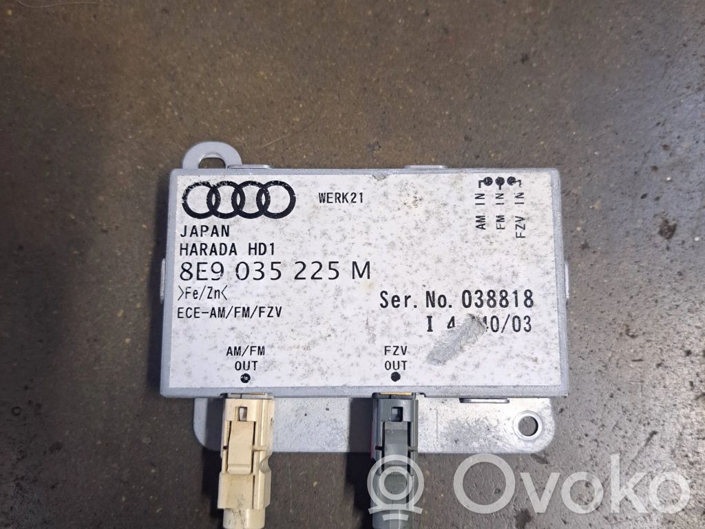 Audi A4 S4 B6 8E 8H Wzmacniacz anteny 