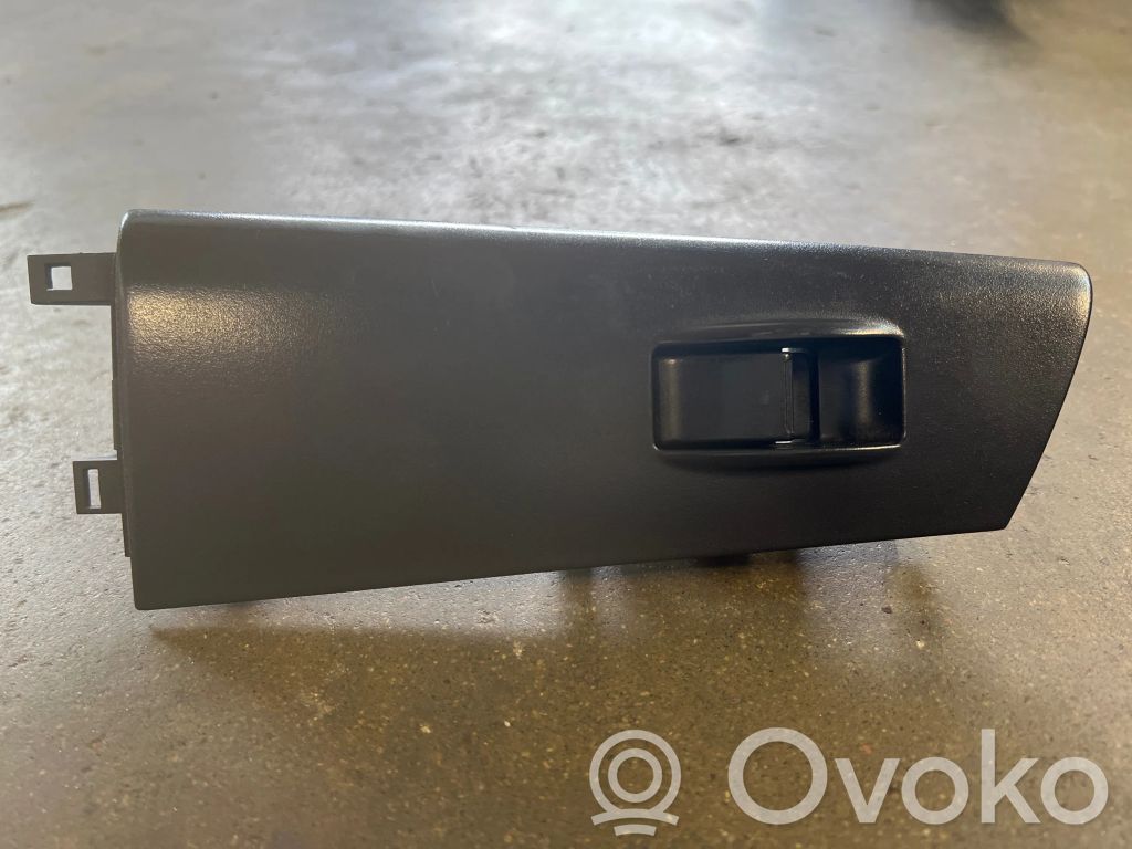 Toyota Corolla E120 E130 Electric window control switch 