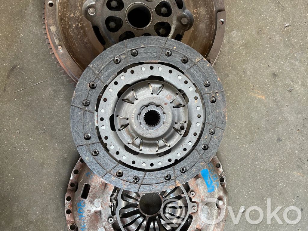 Ford Mondeo Mk III Kit d'embrayage 